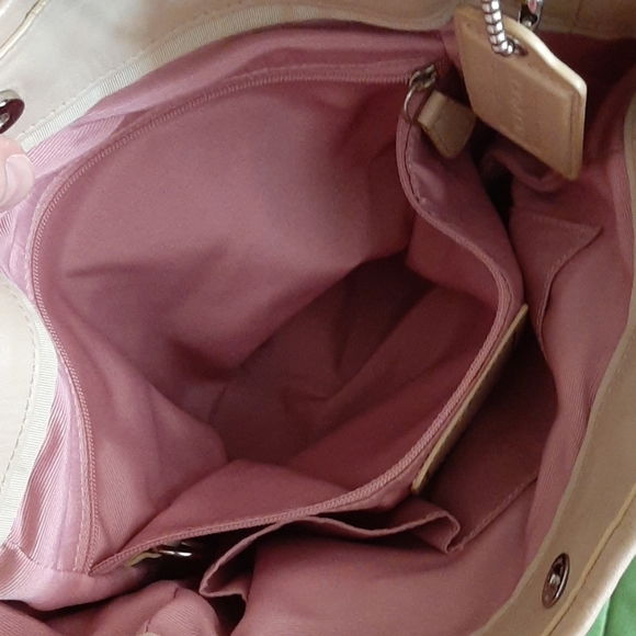 Gorgeous Coach Purse with silver accents - Picture 7 of 8
